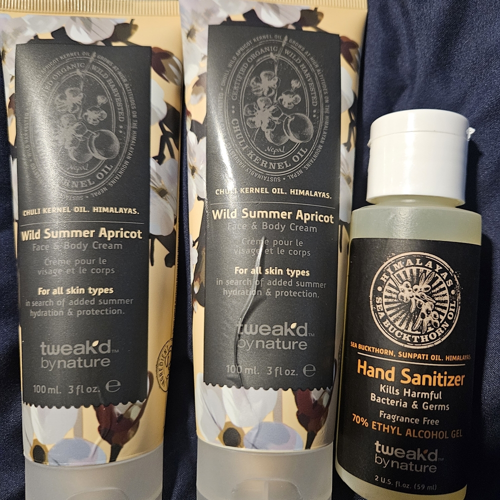 Tweaked By Nature Wild Summer Apricot Face & Body Cream Set